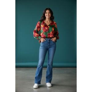 Umgee Womens Floral Satin V-Neck Blouse Green Red Smocked Cuff K7568 Size M